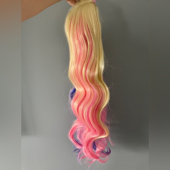 Long pink blue Harley Quinn wig - Picture 5 of 6